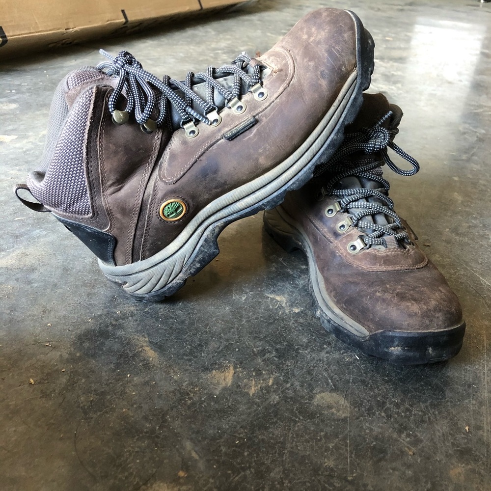 Barely used women’s work boots